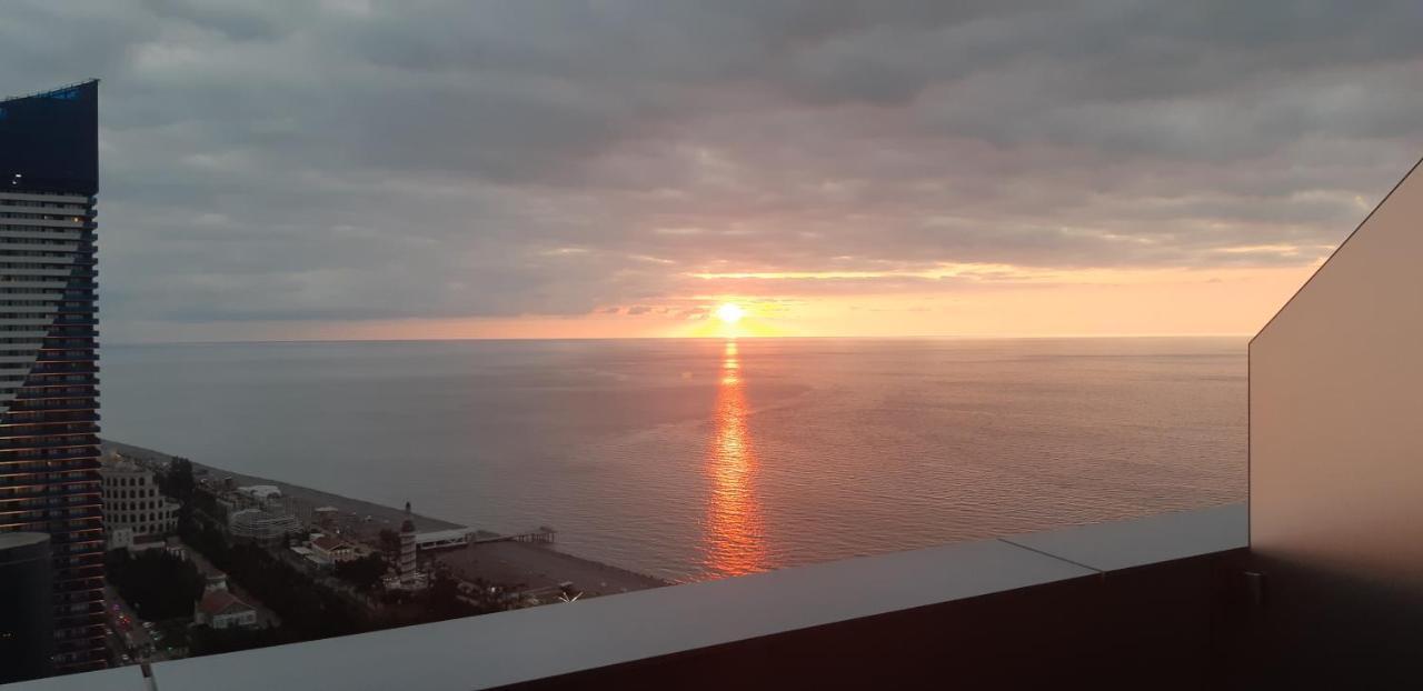 Alliance Palace Sea View Apartment Батумі Екстер'єр фото
